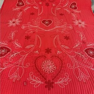 Twin sized Hanna Home quilt